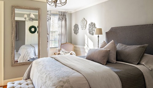 W.2 (One Queen Bed)