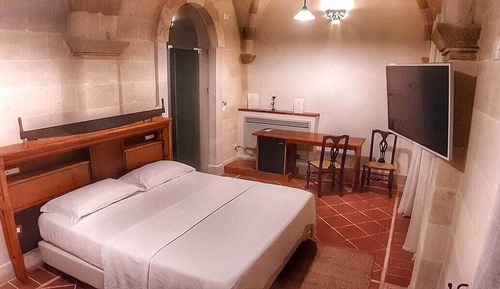 Deluxe Triple Room (4)