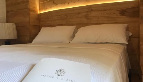 Deluxe Room (5)