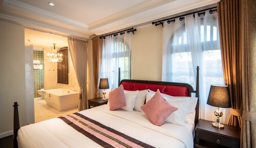 Superior Deluxe Room with Bathtub A1