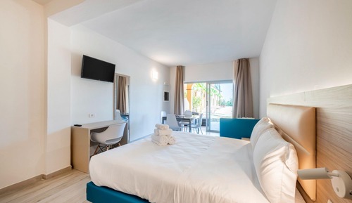 Superior Apartment, 1 Bedroom, Patio (Pet Friendly)
