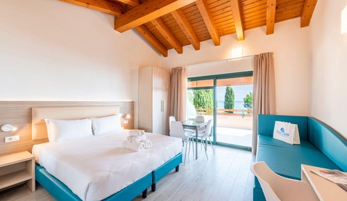 Panoramic Studio, Balcony, Lake View (Pet Friendly)