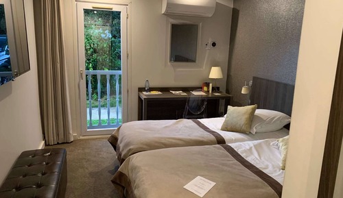 Superior Room, 2 Twin Beds, Non Smoking (Larger Room)