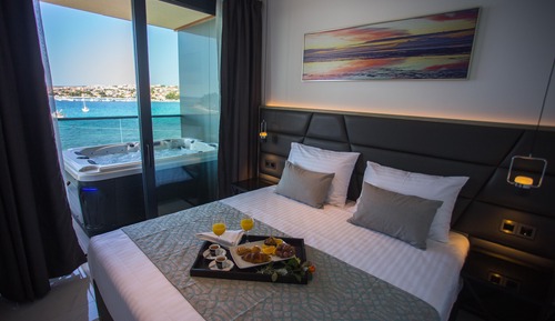 Presidential Suite, Hot Tub, Sea View