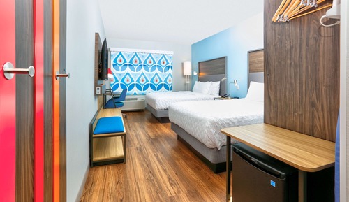 Room, 2 Queen Beds, Accessible, Bathtub (Roll-In Shower, Mobility & Hearing)