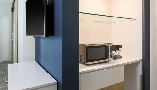 Studio, 1 King Bed, City View (Mobility Accessible, Tub)