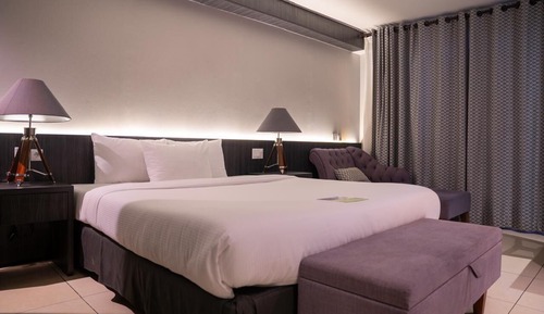 Deluxe Room (River)