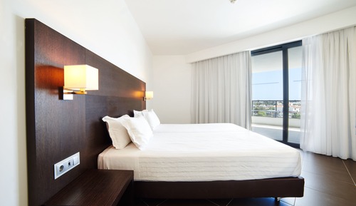 Deluxe Suite (5Adults+1Children)