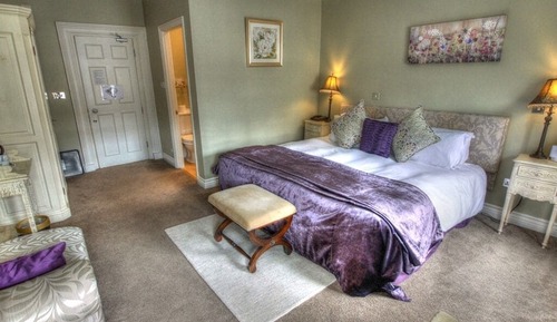 Superior Double Room, 1 King Bed, Ensuite