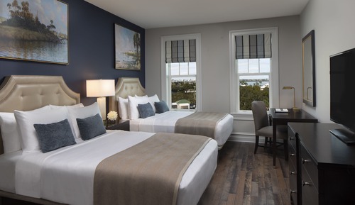 Room, 2 Queen Beds, Pool View