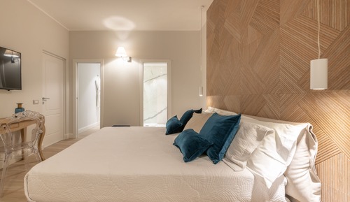 Deluxe Suite, Balcony, Canal View