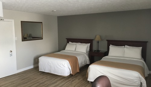 Standard Suite, Multiple Beds