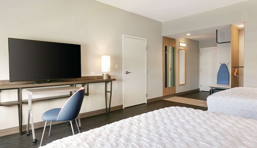 Room, 2 Queen Beds, Accessible, Bathtub (Hearing)