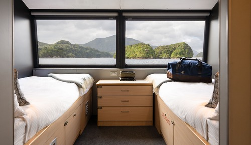 Endeavour Cabin - Deluxe Twin Room