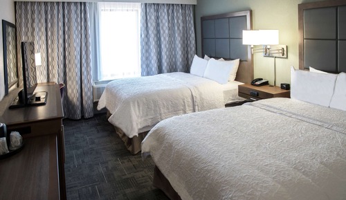 Room, 2 Queen Beds, Accessible, Non Smoking (Roll-in Shower)