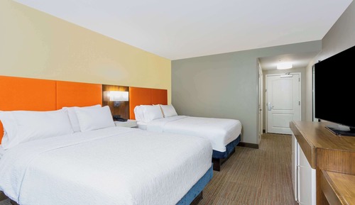 Two Queen Beds, Non-Smoking, Hearing Accessible