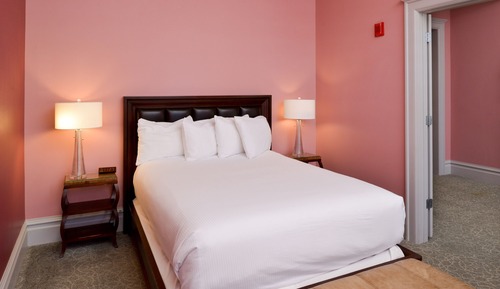 King Parlor Suite