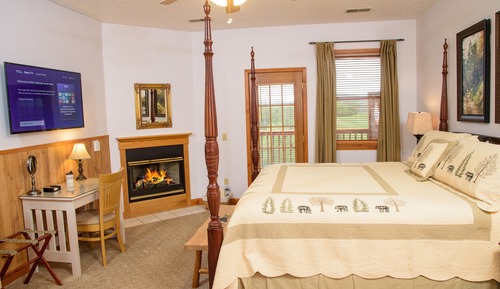 Honeysuckle Springs (Hot Tub, Fireplace with Balcony)