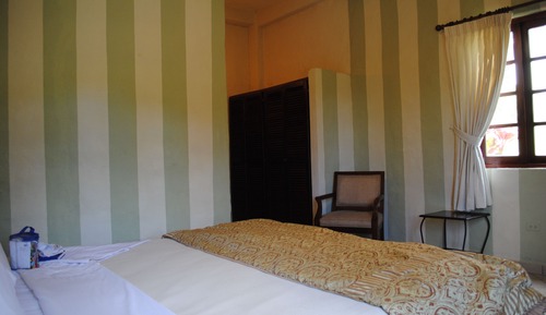 Standard Room, 1 King Bed