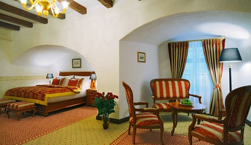 JUNIOR SUITE 
