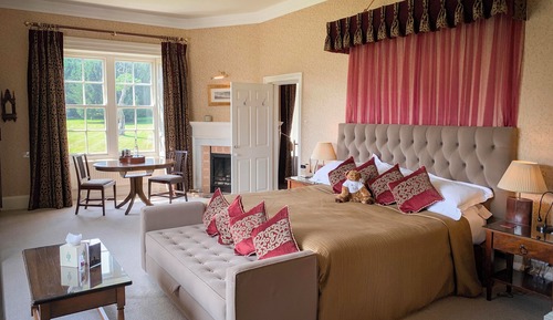 Bradford Signature Dukes Room