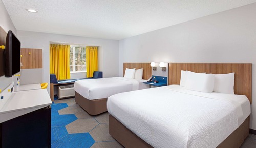 Standard Room, 2 Queen Beds, Non Smoking