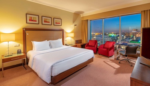 Family Room, Multiple Beds (2 Twin Beds and 1 King Bed)