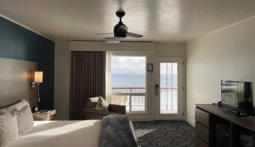 Lakefront King Room