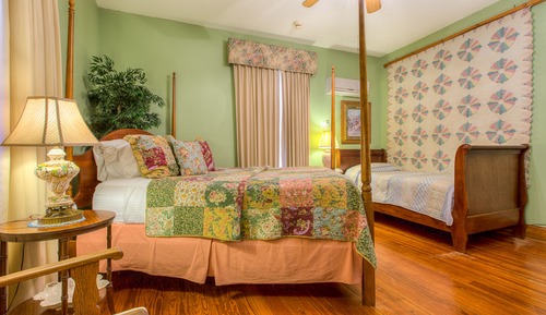 Cornelia Room (2nd Floor Cushman-Colson House) Not Pet Friendly