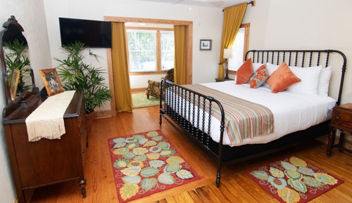Cross Creek Cottage (Florida Cottage - South) Pet Friendly