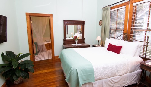 Mae's Cottage (Matheson Cottages) Pet Friendly