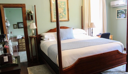 Julia Room (2nd Floor McKenzie House) Not Pet Friendly