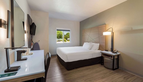 Standard Room, 1 King Bed, Non Smoking