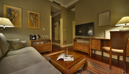 Garden Suite with 50m2 Terrace