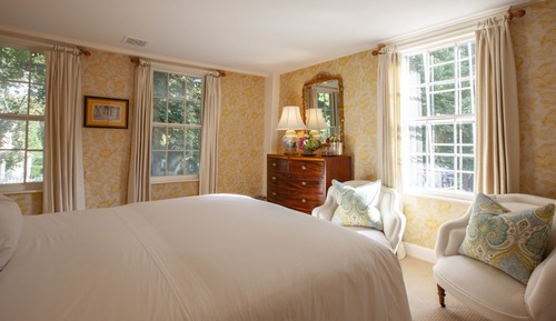 Room 2, Queen Bed