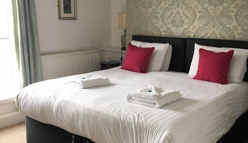 Superior Double or Twin Room, Bathtub