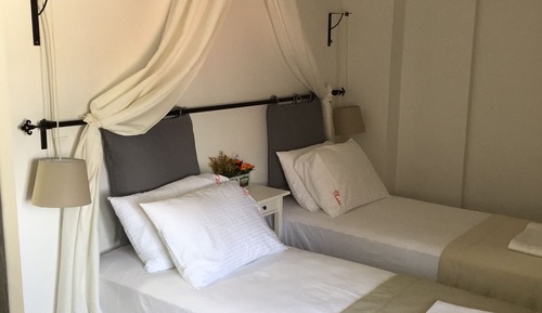 Classic Room, 1 Queen Bed, Accessible