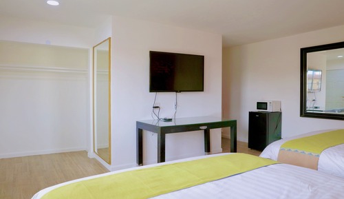 remodeled 3 king beds, suites