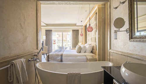 Honeymoon Room for Egyptian Nationals and Residents Only.