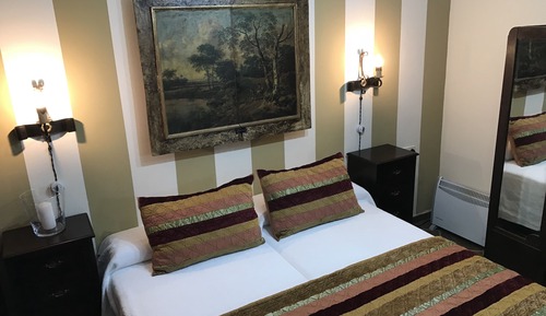 Twin Room, Shared Bathroom