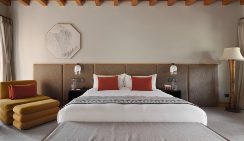 Junior Suite, 1 King Bed, Valley View