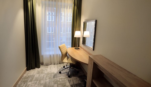 Family Room, 1 Queen Bed, View