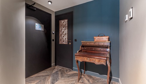 Deluxe Double Room (The Woodworker)