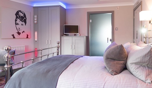 Ravens Nest Room 3 - Family Room