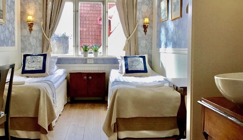 Twin Room (Private bathroom)