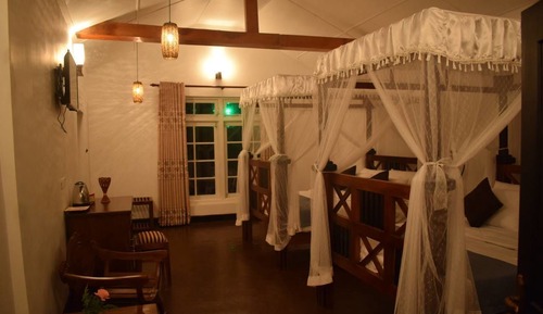 Deluxe Quadruple Room, 2 Queen Beds, Non Smoking