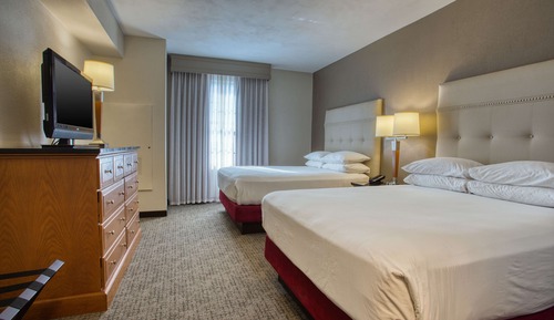 Suite, 2 Queen Beds, Refrigerator & Microwave (Upper Floor, 2 Rooms, Sofabed)