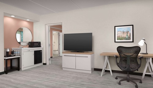 Garden Suite, 2 Queen Beds, Mobility/Hearing Accessible, Roll-In Shower