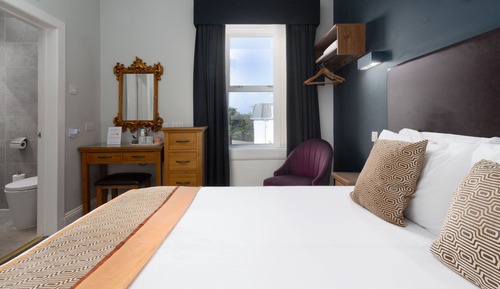 Classic Double Room, Ensuite