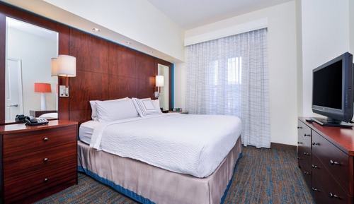 Suite, 1 Bedroom, Non Smoking (Mobility/Hearing Accessible, Tub)